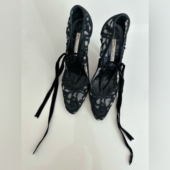 Oscar de La Renta Black heels, unique elegant design - Picture 6 of 8